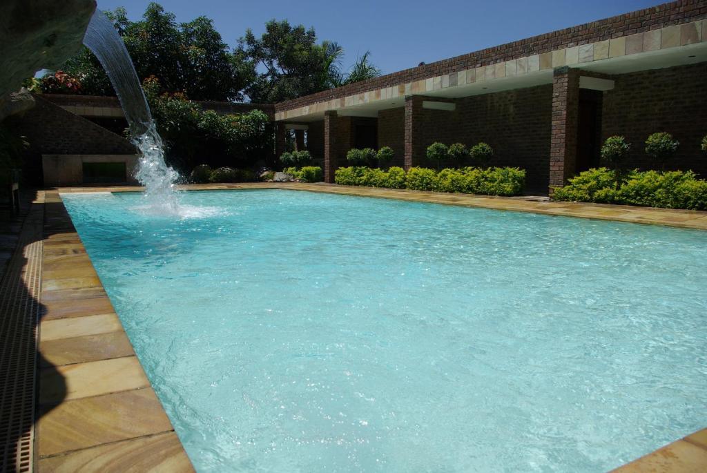 Columbus Guest House Mbombela Exterior photo